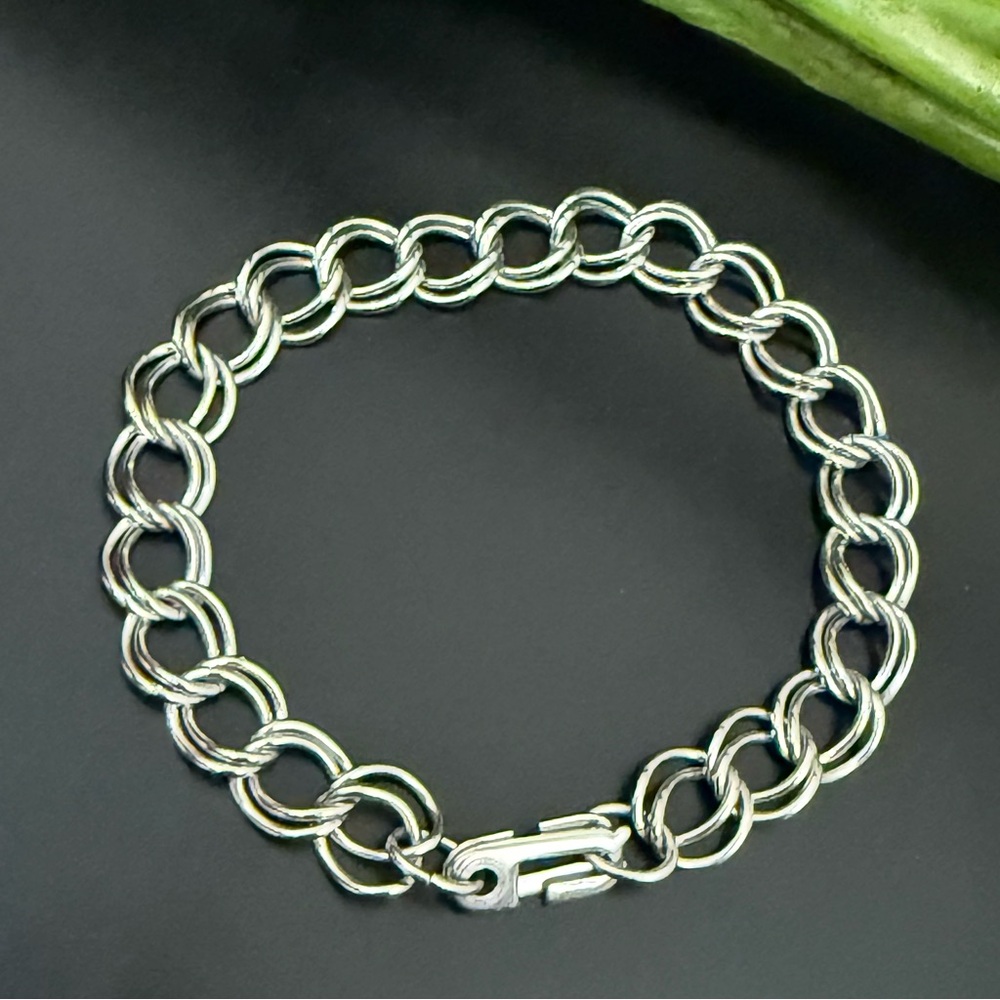 Vintage Unsigned Silver  Double Link Chain Sister Hook Clasp 7.25” Bracelet 9g.